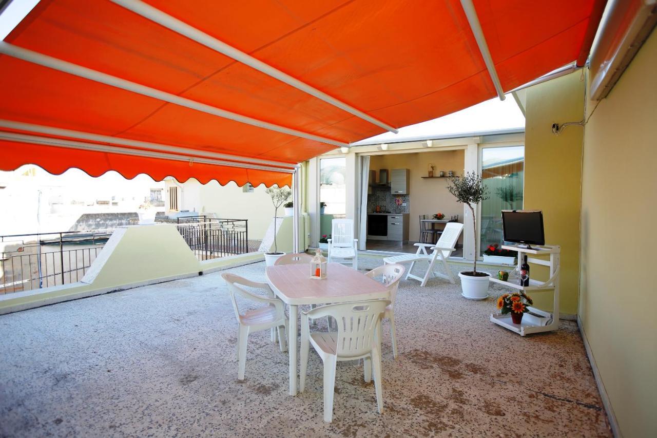 Re Sole Case Vacanze - Esclusivo Attico M A R T E Con Spaziosissima Terrazza Solarium Attrezzata Avola Exterior photo