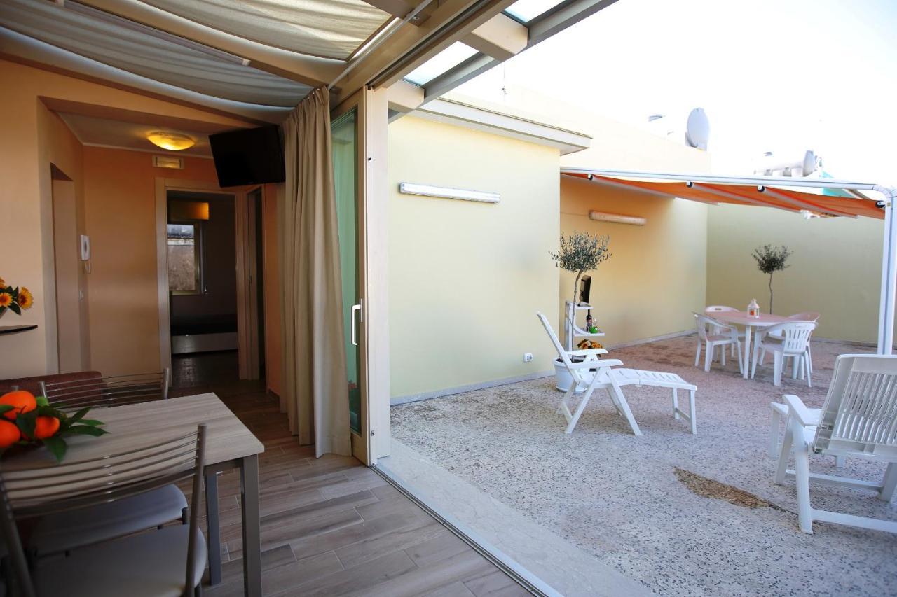 Re Sole Case Vacanze - Esclusivo Attico M A R T E Con Spaziosissima Terrazza Solarium Attrezzata Avola Exterior photo
